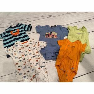 Lot of 5 Onesies Size 18 months GUC